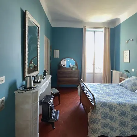 En Provence- Saint Marc Pensión 4*