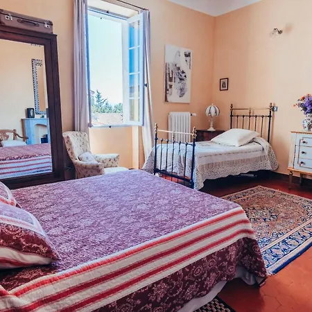 En Provence- Saint Marc Pensión 4*
