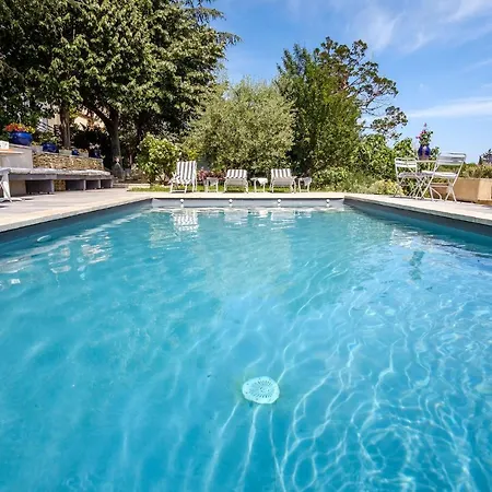 En Provence- Saint Marc Pensionat