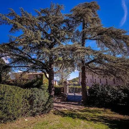 En Provence- Saint Marc Pensión 4*