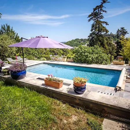 En Provence- Saint Marc Πανσιόν 4*